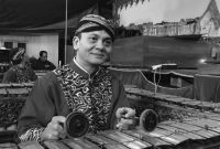 penabuh-gending-karawitan penabuh gending karawitan